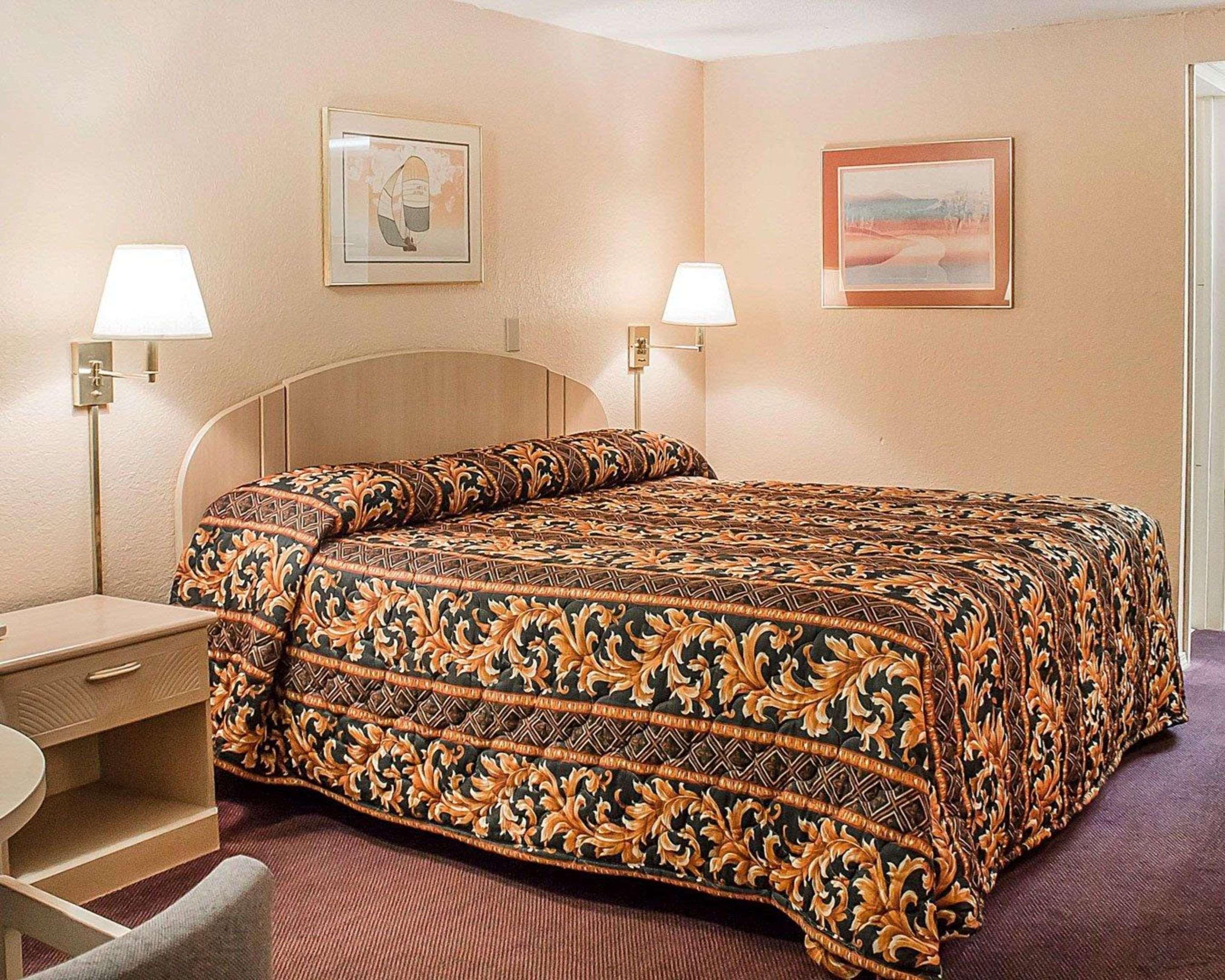 Rodeway Inn Финдли Экстерьер фото