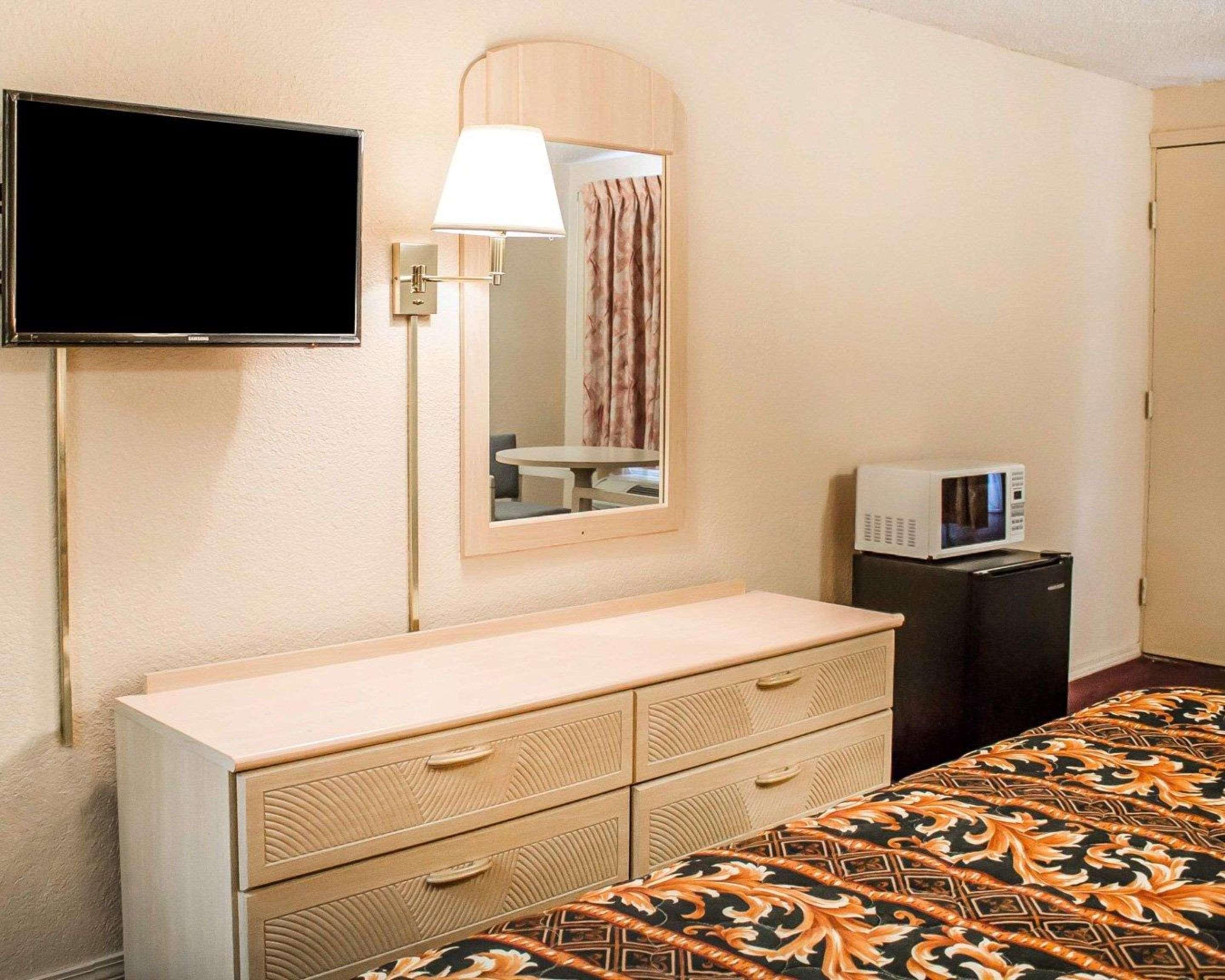 Rodeway Inn Финдли Экстерьер фото